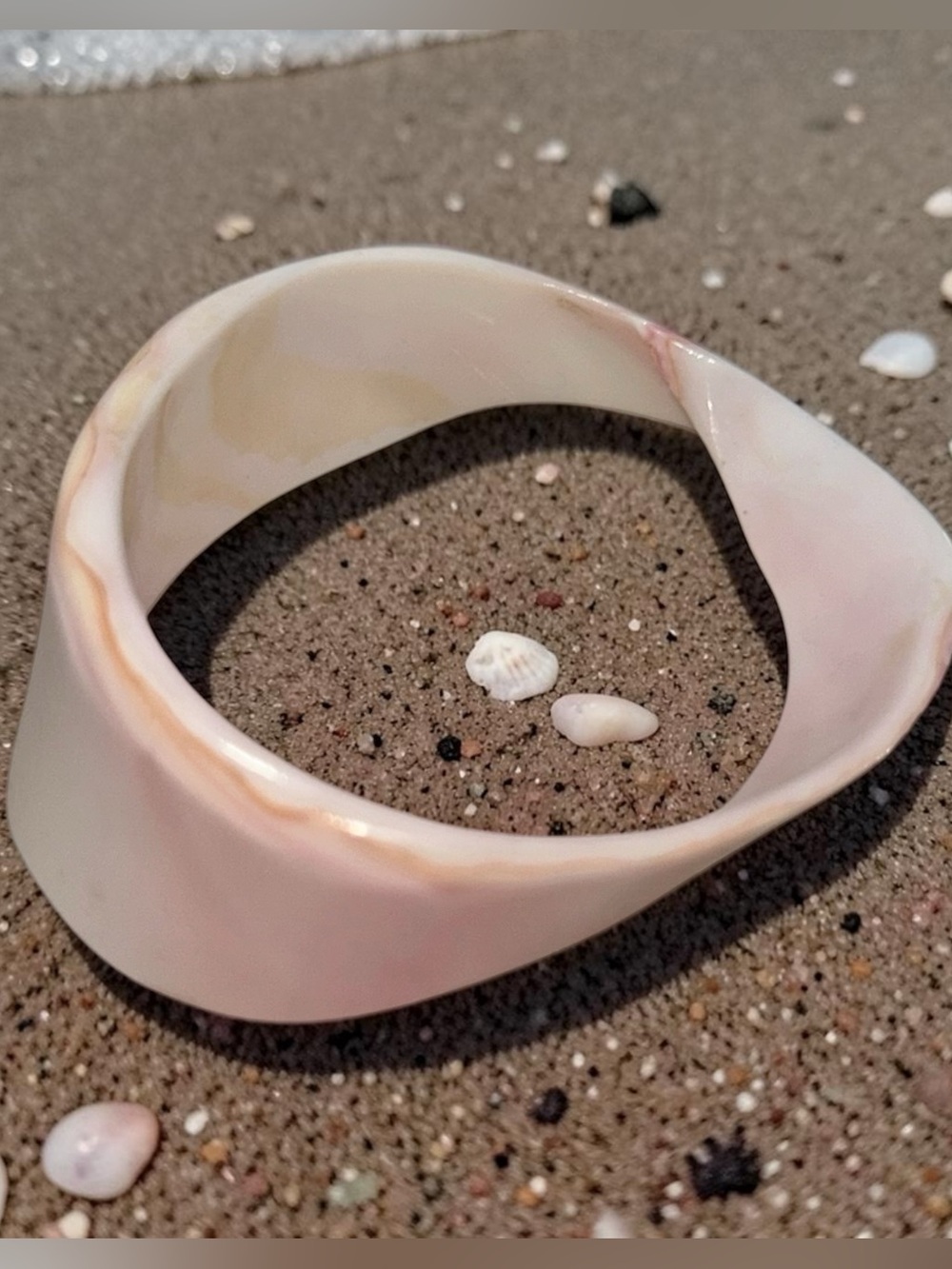Vintage  Pink White Conch Shell Slice Bangle Bracelet